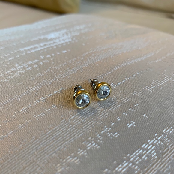 BUNDLE x 4 Beautiful stud earrings - Picture 4 of 4